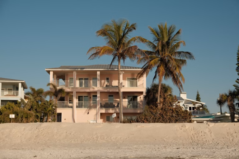 photo 1715383908838 375ee081bd2c 768x512